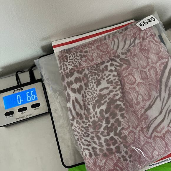 JOHNNY WAS Jayla Linen Animal Print Short Womens Medium High Rise Pull On Pleat - Picture 16 of 16